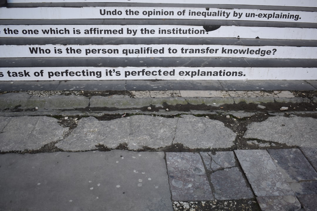 Grounding LLMs in Evidence: Explainable AML Triage via Retrieval and Counterfactuals